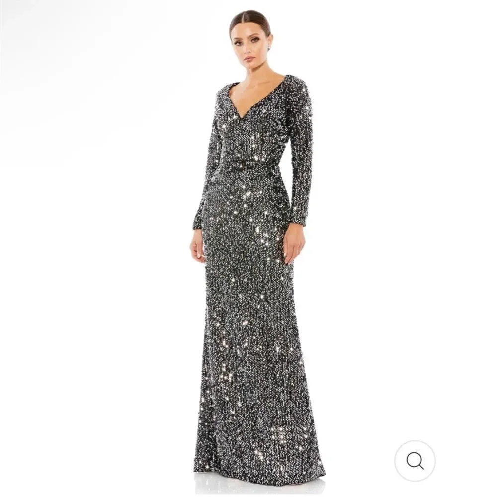 Mac Duggal Long Sleeved Sequined V-Neck Gown Black/Silver NWT size 4 26445
